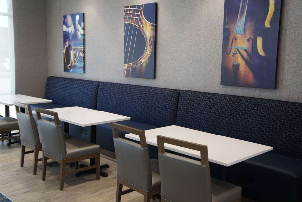 La Quinta Inn & Suites By Wyndham Kansas City Beacon Hill Restoran foto